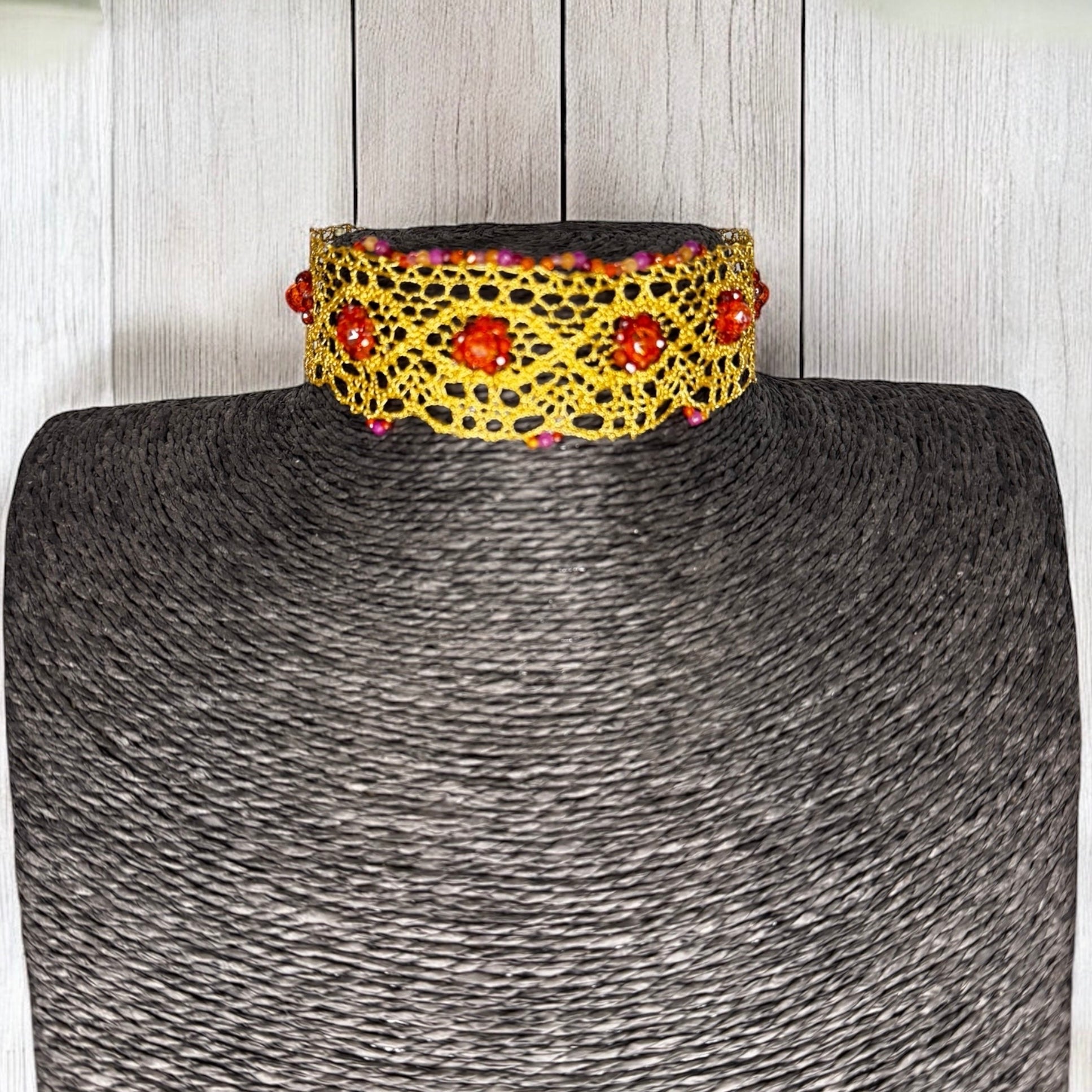 Orangefarbenes Lolita-Halsband
