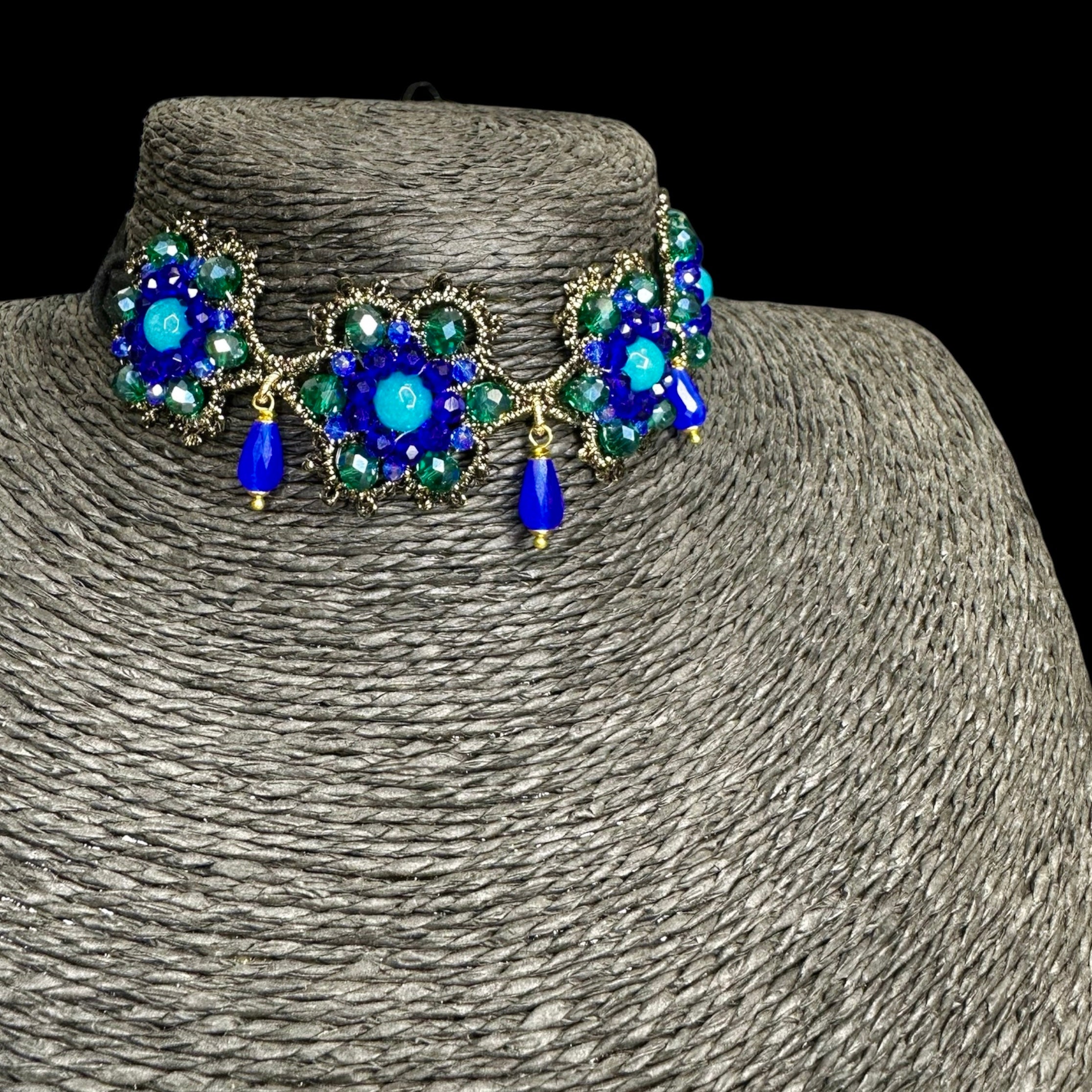 Choker Isis
