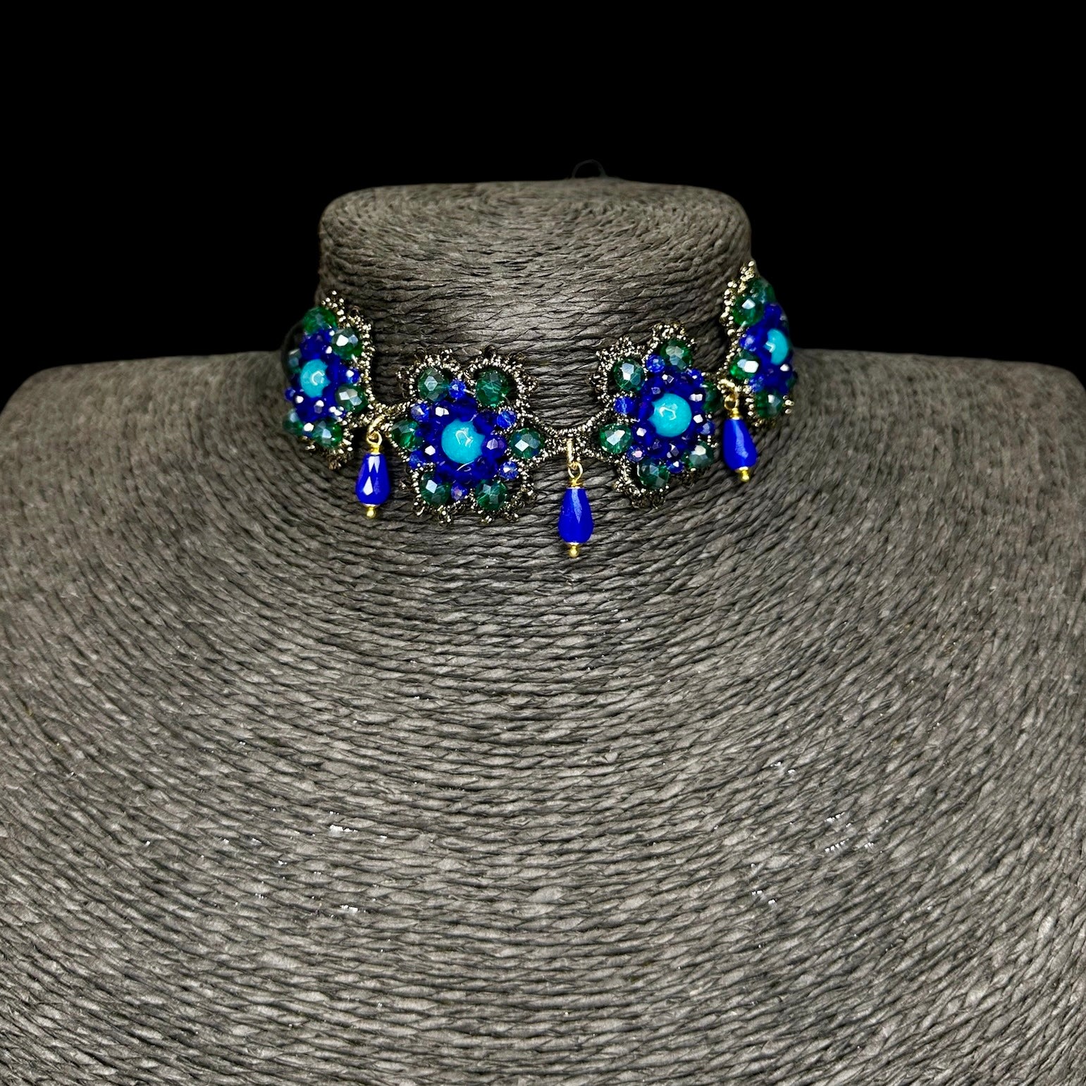 Choker Isis