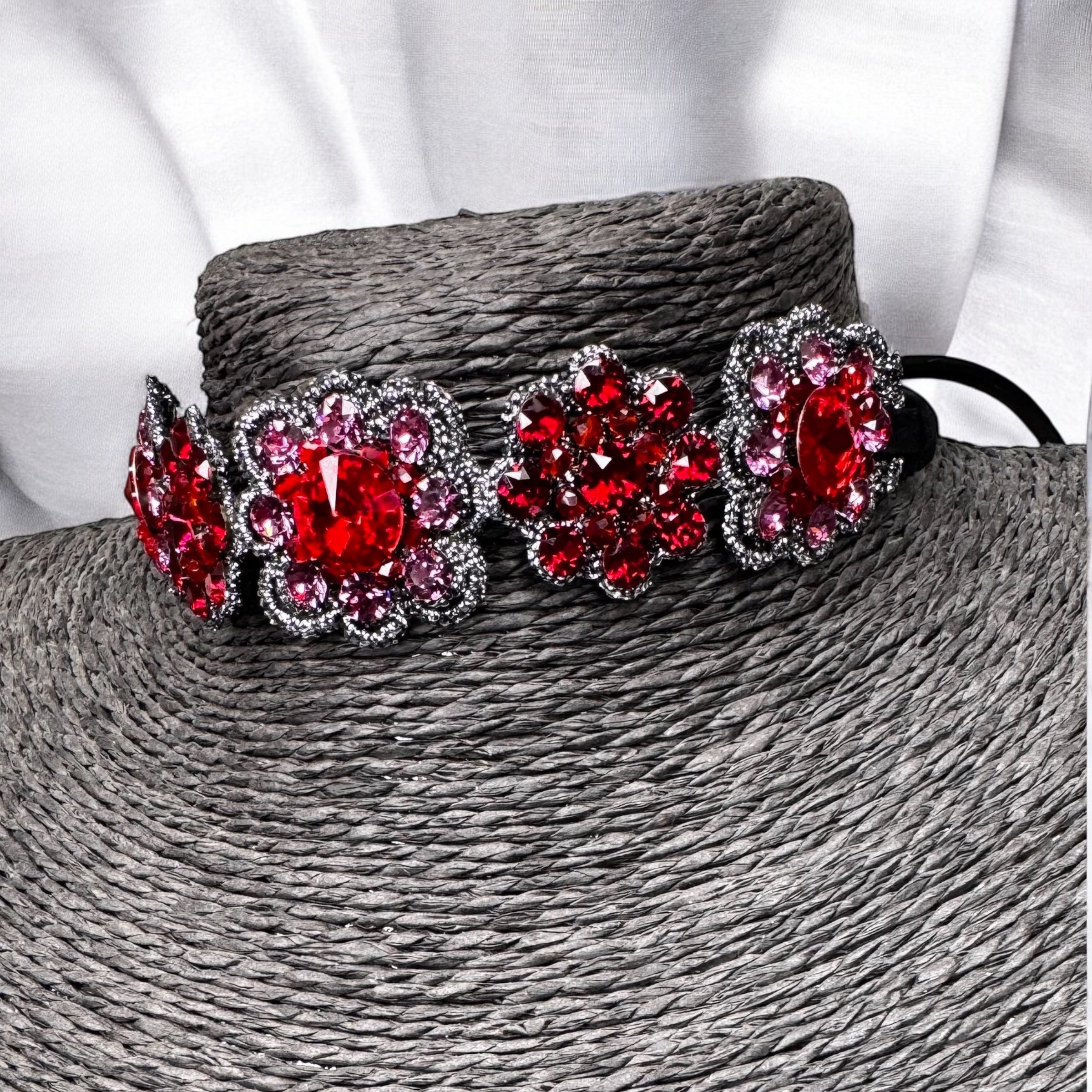 Scarlett Choker