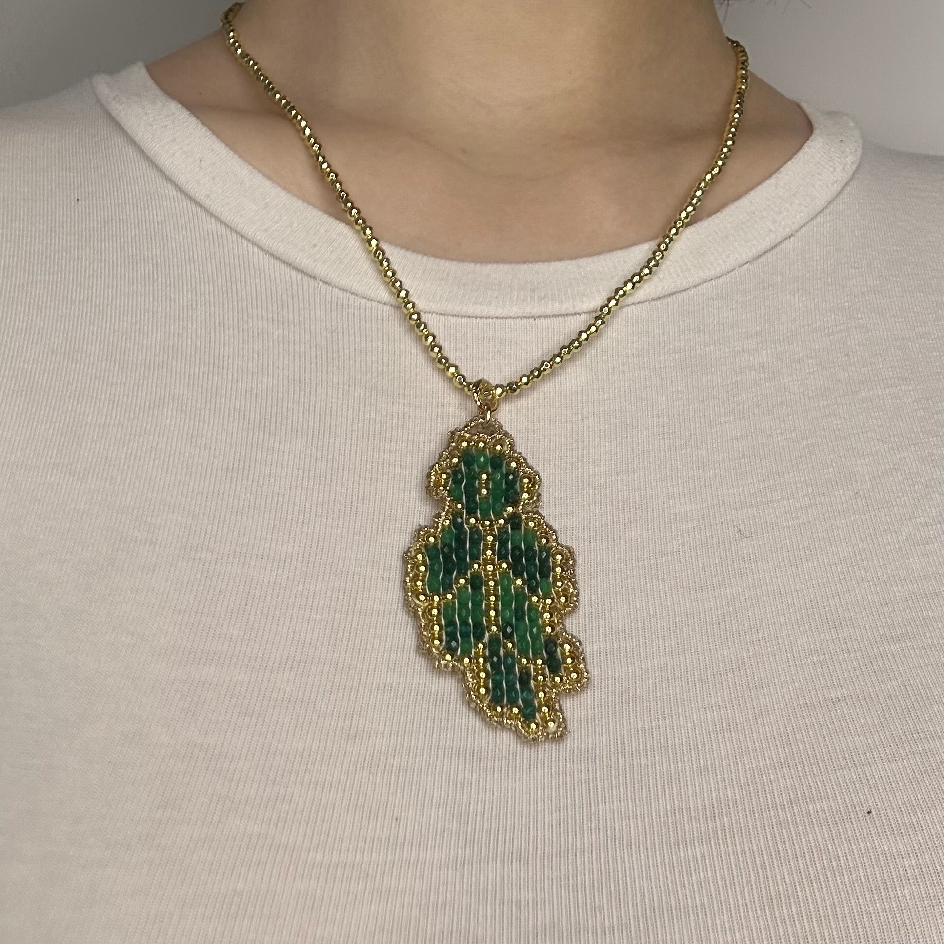 Ciondolo a telaio foglia