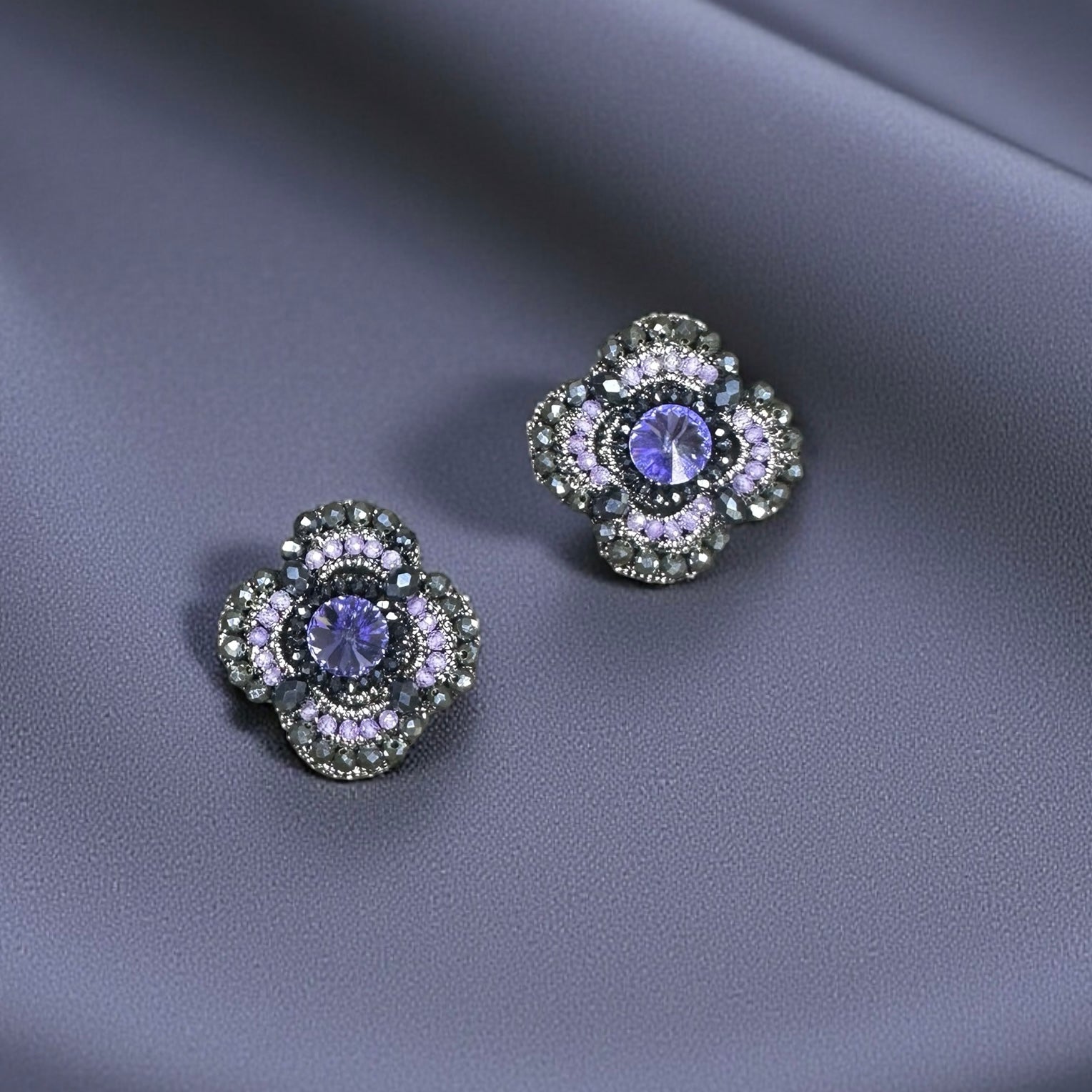 Orecchini a bottone Madeira purple