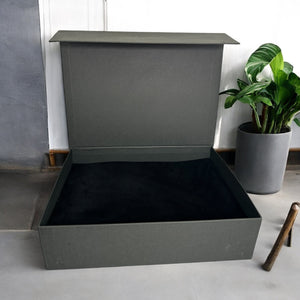 Walk-in closet box